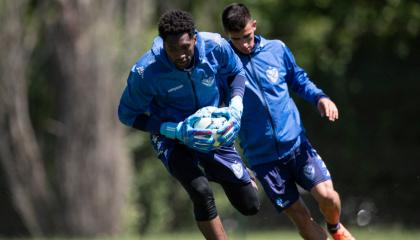 El arquero ecuatoriano ganó 0-1 contra Rosario Central y obtuvo la mención a la mejor atajada de la fecha 10.