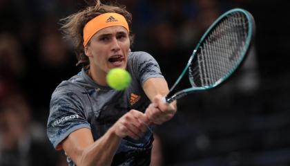 El tenista alemán Alexander Zverev es el séptimo jugador en clasificar al Torneo de Maestros de Londres.