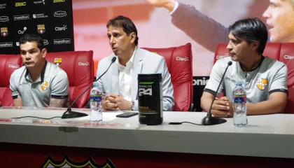 El técnico Tabaré Silva dirigirá a Barcelona durante los 'playoffs' de LigaPro. 