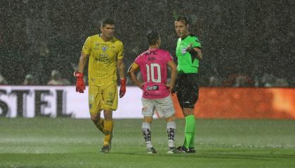 El portero ecuatoriano fue declarado la figura de la final de la Copa Sudamericana por parte de la Conmebol.