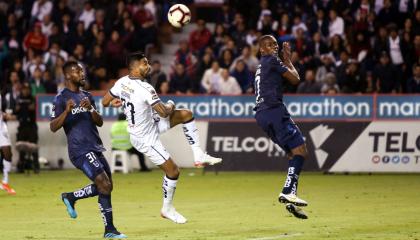 Rodrigo Aguirre, jugador de Liga de Quito, fue expulsado en el partido de ida de los playoffs donde los 'albos' perdieron 2-3 en Casa Blanca. 