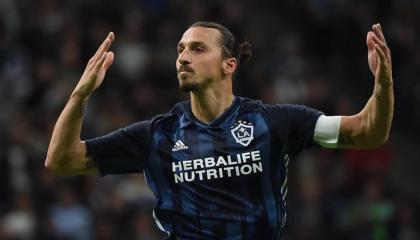 El jugador sueco vistió por dos temporadas las camiseta de LA Galaxy en la MLS, para la temporada 2020 aún no confirma un equipo. 