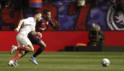 Pervis Estupiñan se afianza como titular en la Liga Española, ha jugado 16 partidos con Osasuna en esta temporada.