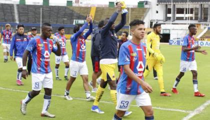 Los jugadores de Deportivo festejan el triunfo por Copa Pichincha, el 14 de diciembre de 2020.