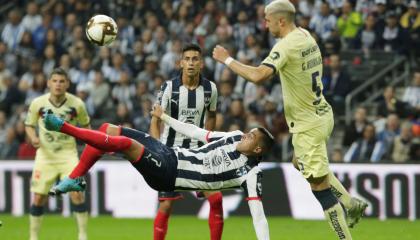 El argentino, Ramiro Funes Mori, marcó un golazo que le dio la victoria a su equipo.