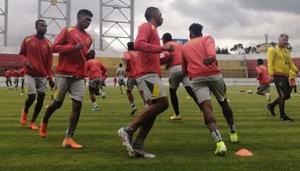 El conjunto capitalino realiza trabajos físicos en el estadio Gonzalo Pozo Ripalda durante su pretemporada 2020. 