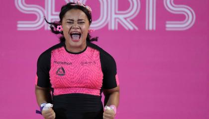 La pesista ecuatoriana, Neisi Dajomes, al conseguir oro en halterofilia durante los Juegos Panamericanos Lima 2019.