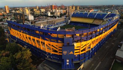 El estadio de Boca Juniors fue pintado en su totalidad para la temporada 2020.
