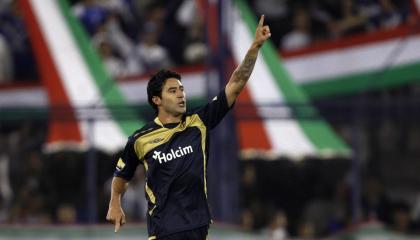 Claudio Bieler celebra un gol de Liga de Quito a Vélez Sarsfield en la Copa Sudamericana 2009. 