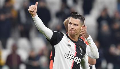 El jugador de la Juventus, Cristiano Ronaldo, tras celebrar una anotación con su club.