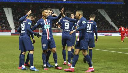 Los jugadores del París Saint-Germain durante la celebración de un gol.