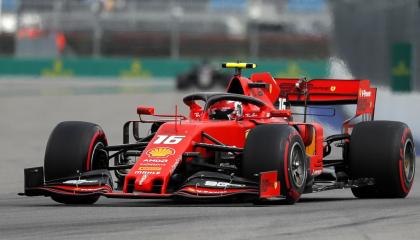 Charles Leclerc al mando de su Ferrari durante el Gran Premio de Rusia, en 2019.