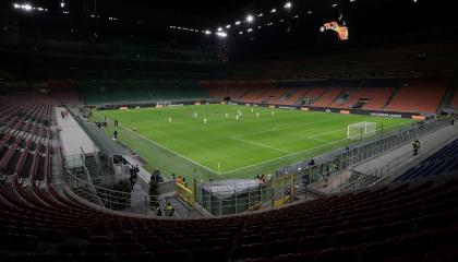 Así lució el estadio San Siro en el último partido del AC Milan. La Serie A italiana se jugará sin público. 