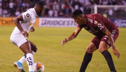 Perlaza fue titular en la goleada de Liga, por 3 a 0, frente a River Plate de Argentina.