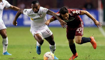 Pedro Pablo Perlaza en el partido de la Copa Libertadores ante River Plate. 