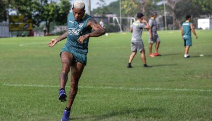 Michael Arroyo, durante un entrenamiento con Barcelona, el 10 de junio de 2020.