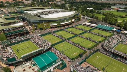 El All England Lawn Tennis Club, es el lugar en donde se disputa el torneo.