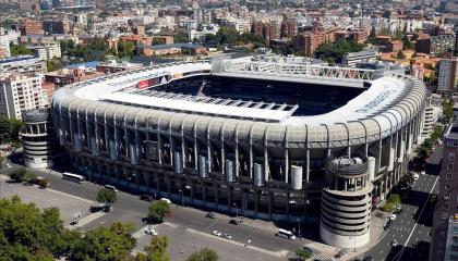 El estadio del Real Madrid interrumpió su remodelación tras el decreto del Estado español, por el Covid-19.