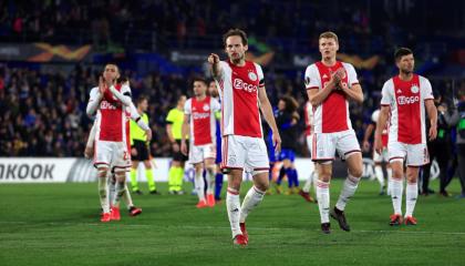 Los futbolistas de Ajax, al término de un partido correspondiente por Champions League.