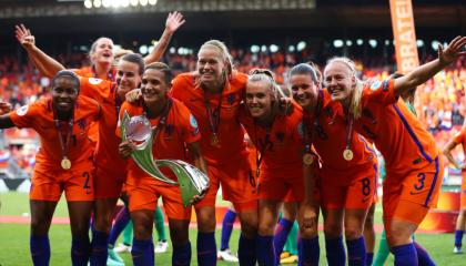 La selección de los Países Bajos es la actual campeona de la Eurocopa femenina.