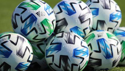 Nativo XXV, la pelota de Adidas con la que se juega la MLS esta temporada.