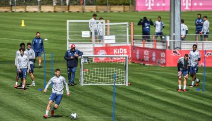 Los futbolistas del FC Bayern Munich, durante un entrenamiento el miércoles 6 de mayo.