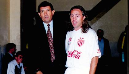 Carlos Sevilla y Álex Aguinaga en 2001.