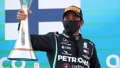 Lewis Hamilton celebra su victoria en el Gran Premio de España, este domingo 16 de agosto de 2020.