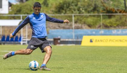 Kevin Minda, durante un entrenamiento de Universidad Católica, el 17 de agosto de 2022.