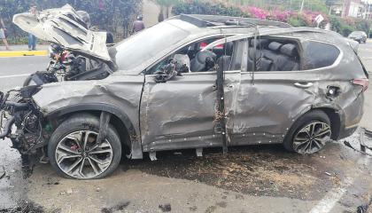 Imagen del Vehículo en donde se trasladaba Marco Angulo luego del accidente del 28 de noviembre de 2022.