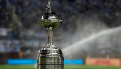 El trofeo de la Copa Libertadores.