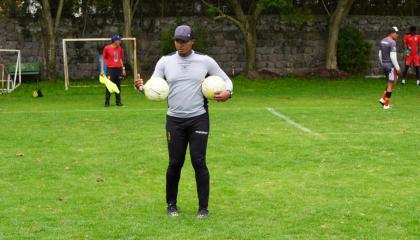 Antonio Valencia, durante un entrenamiento del AV25, en Cumbayá, el 28 de marzo de 2023. 