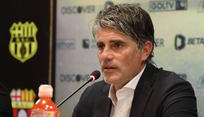 Diego López, durante su presentación como nuevo director técnico de Barcelona, el viernes 14 de julio de 2023.