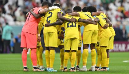 Imagen de la selección de Ecuador, antes del partido ante Qatar, en la inauguración del Mundial, el 20 de noviembre de 2022. 