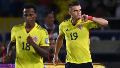 Rafael Santos Borré festeja el gol de Colombia ante Venezuela, en las Eliminatorias al Mundial 2026, el 7 de septiembre de 2023. 