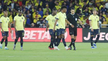 Los jugadores de Ecuador luego del empate 0-0 ante Colombia, por Eliminatorias, el 17 de octubre de 2023.