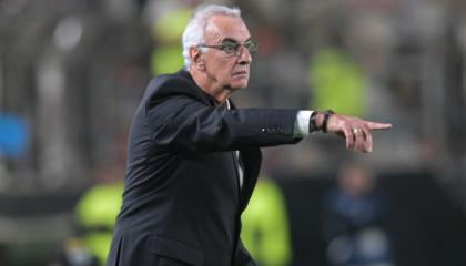 Jorge Fossati dirige durante un partido de Universitario, el 18 de julio de 2023.