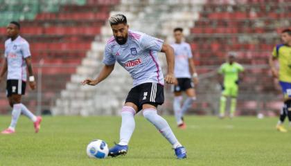 Christian Noboa, durante un amistoso de Emelec ante Delfín, el 4 de febrero de 2024.