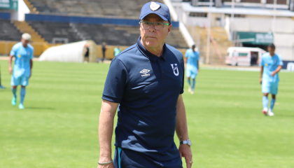 Jorge Célico, DT de Universidad Católica, en el partido ante D. Cuenca, el 17 de marzo de 2024.