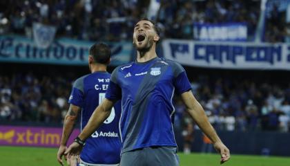 Facundo Castelli celebra su gol ante Delfín, por la Fecha 4 de LigaPro, este 21 de marzo de 2024.