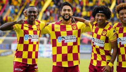 Jugadores de Aucas, durante un partido de LigaPro, el 2 de marzo de 2024.