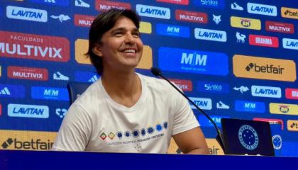 Marcelo Moreno Martins en una rueda de prensa con Cruzeiro, 28 de marzo de 2024.