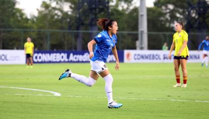 Emily Delgado celebrando su gol ante Colombia, 31 de marzo de 2024.