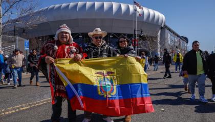 Hinchas ecuatorianos en los exteriores del Red Bull Arena, el 24 de marzo de 2024.