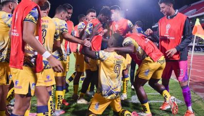 José Angulo celebra su gol ante Real Tomayapo, por la Copa Sudamericana, este 4 de abril de 2024.