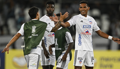 Los jugadores de Junior festejan un gol ante Botafogo en Brasil, el 3 de abril de 2024.