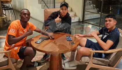 Beder Caicedo, Byron Castillo y Kendry Páez en el hotel Costanero de Uruguay, 3 de abril de 2024.