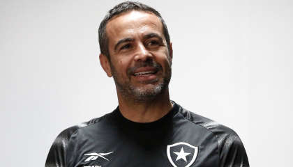 Artur Jorge es presentado como nuevo DT de Botafogo, el 5 de abril de 2024.