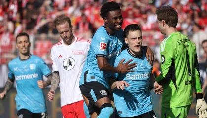 Florian Wirtz, del Bayer Leverkusen, celebra su gol durante el partido de la Bundesliga ante FC Union Berlin, el 6 de abril de 2024.