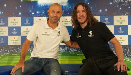 El argentino Javier Mascherano y el español Carles Puyol posan tras una entrevista con PRIMICIAS, el domingo 14 de abril de 2024.